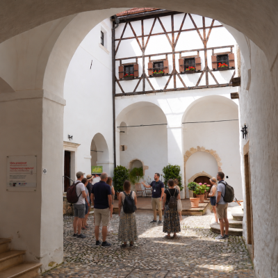»Novosti, znanje in povezovanje« Izobraževalno srečanje za turistične vodnike in vodnice